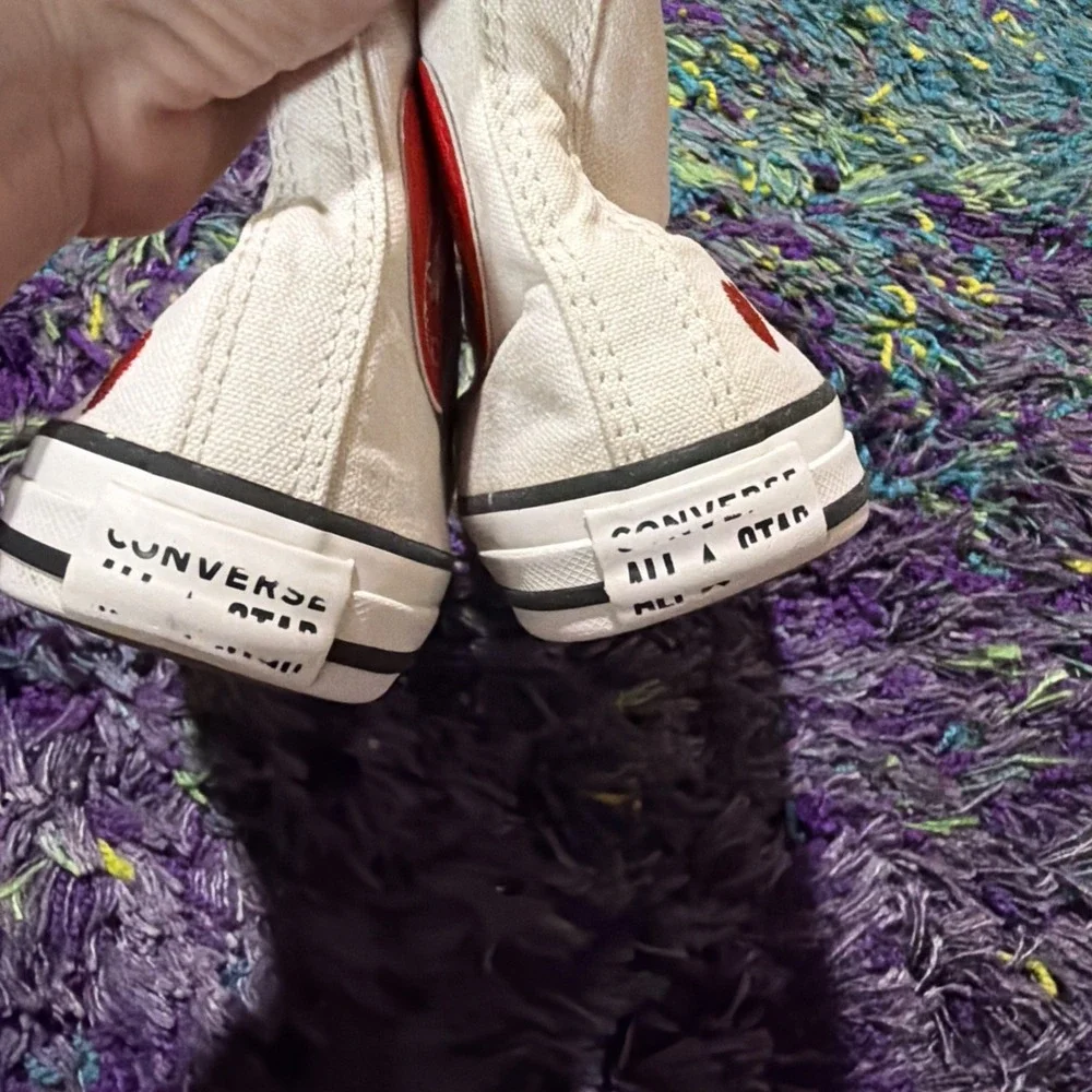 Converse Chuck Taylor All Star‎ Youth Size 2 hearts Love Laces